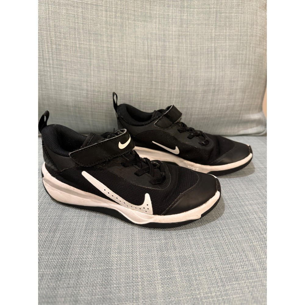 Nike Omni Multi-Court Kids Black White Athletic Shoes DM9026-002 Size 13.5C